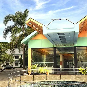 Palm Shore Hotel Palakkad