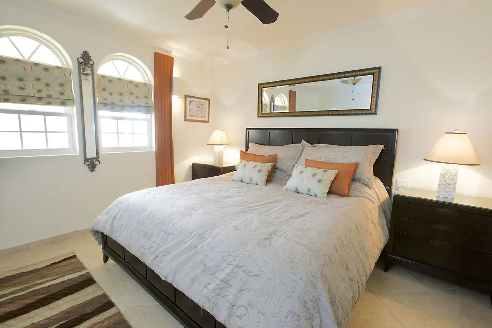 קרייסט צ'רץ' Sapphire Beach Condominiums קרייסט צ'רץ'