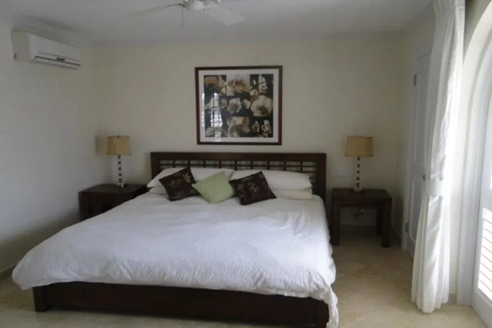קרייסט צ'רץ' Sapphire Beach Condominiums 4*, קרייסט צ'רץ'