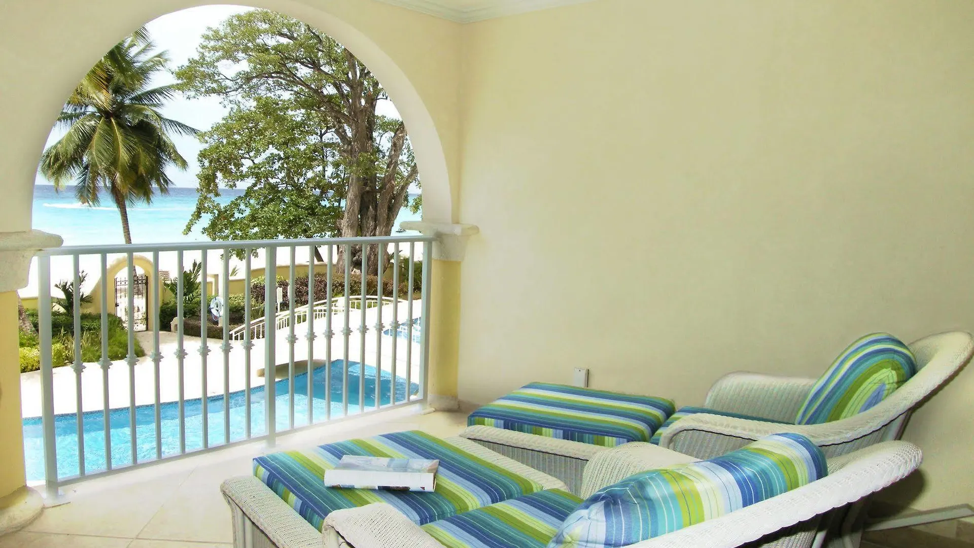 קרייסט צ'רץ' Sapphire Beach Condominiums 4*, קרייסט צ'רץ'